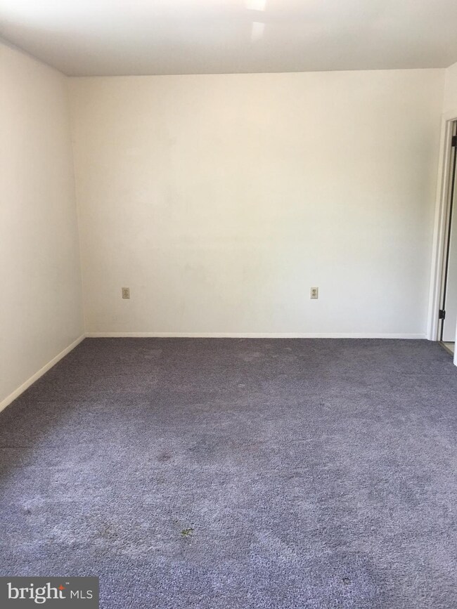 952 E Maple St unit B, Palmyra, PA 17078 - photo 4