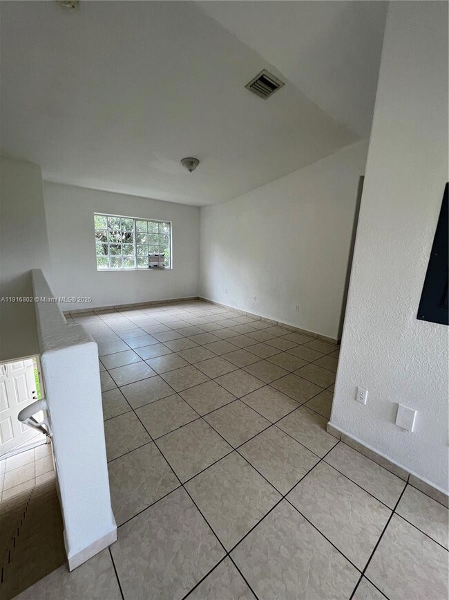 7291 NW 174th Terrace unit 205, Hialeah, FL 33015 - photo 6