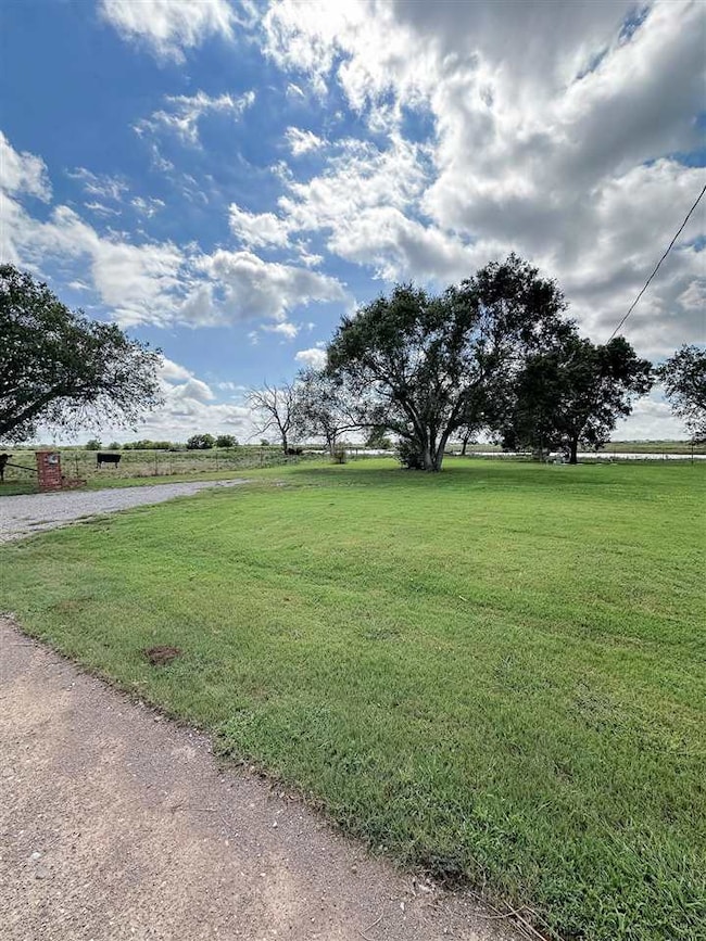 26032 E 1780 Rd, Walters, OK 73572 - photo 2