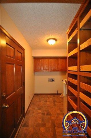 2919 SW Auburn Rd, Topeka, KS 66614 - photo 6