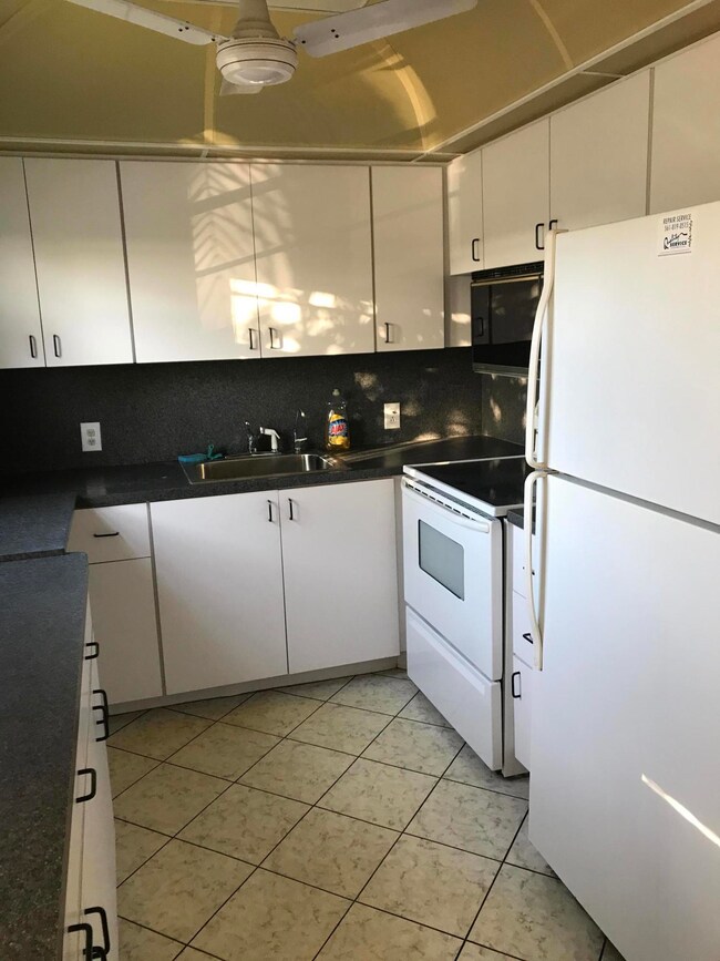 15 Dorset A, Boca Raton, FL 33434 - photo 2