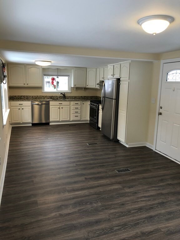 4 C St, Merrimac, MA 01860 - photo 2