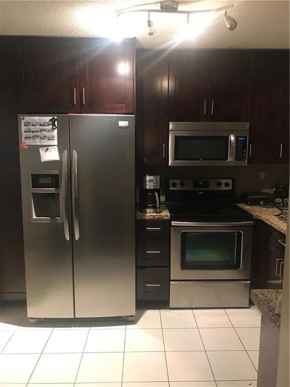 unlisted-address, Davie, FL 33325 - photo 2