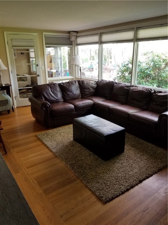 68 Mount View Dr, Cranston, RI 02920 - photo 2