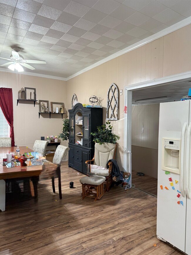 101 N Broadway St, Saint John, KS 67576 - photo 3