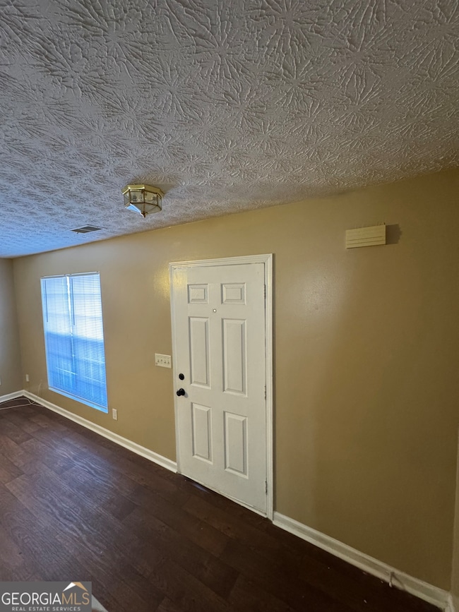 5869 Strathmoor Manor Cir, Lithonia, GA 30058 - photo 2