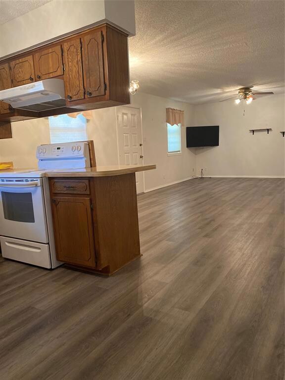 1301 Rebecca Dr, Gainesville, TX 76240 - photo 2