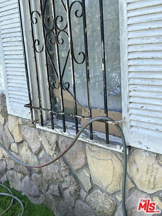 Windows All Have Bars