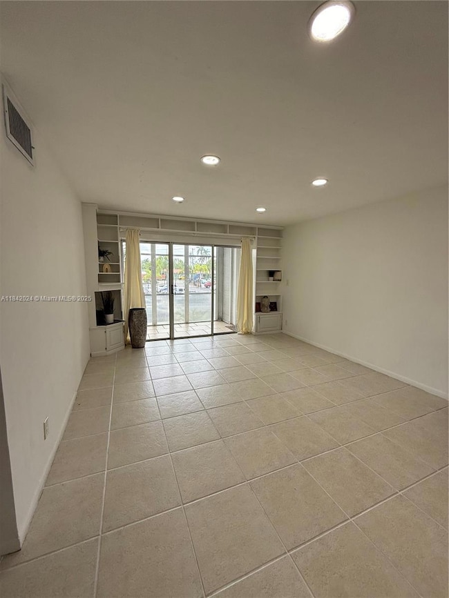 River Shores unit 209, Oakland Park, FL 33334 - photo 4