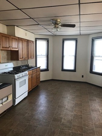 444 Center St unit 3W, Fall River, MA 02724 - photo 3