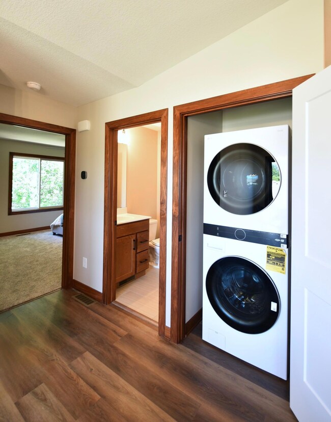 2031 E 20th St, Zumbrota, MN 55992 - photo 5