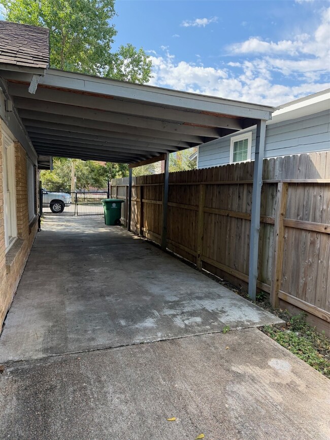 4737 Jefferson St, Houston, TX 77023 - photo 4