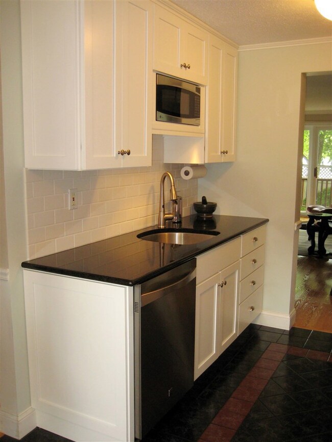 95 Bartemus Trail unit U484, Nashua, NH 03063 - photo 7