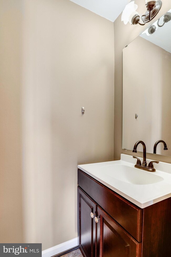 9404 Rushmore Ct, Montgomery Village, MD 20886 - photo 7