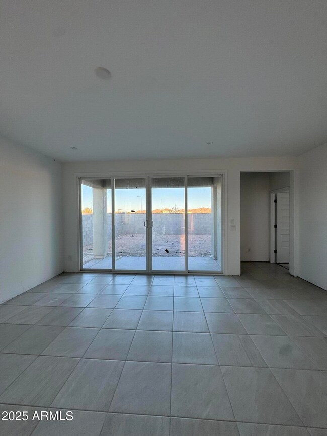 12571 N 299th Ln, Buckeye, AZ 85396 - photo 5