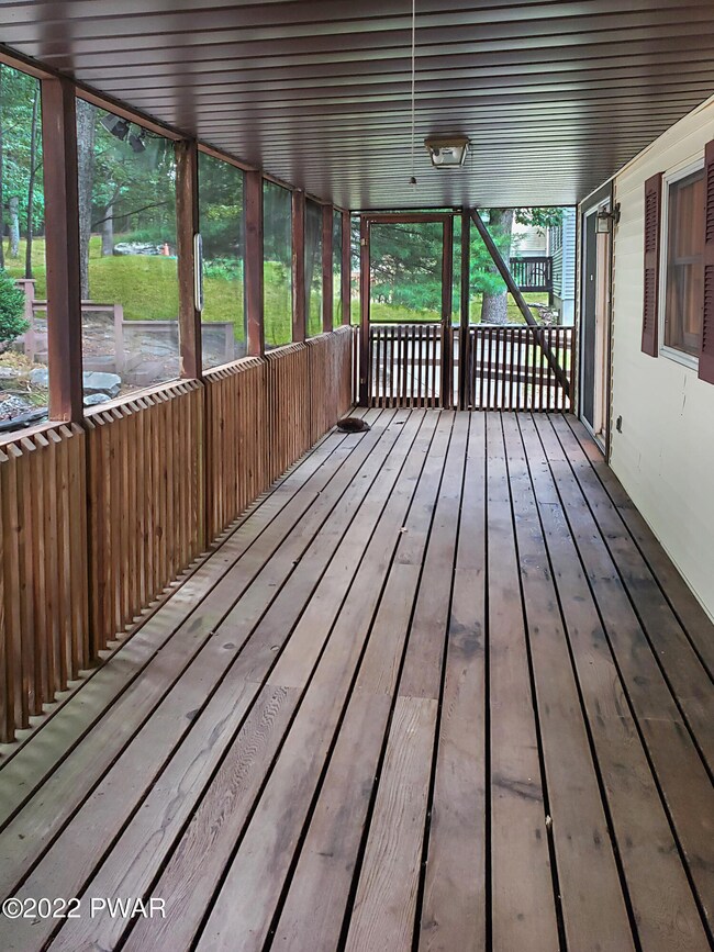 352 Wild Acres Dr, Dingmans Ferry, PA 18328 - photo 4