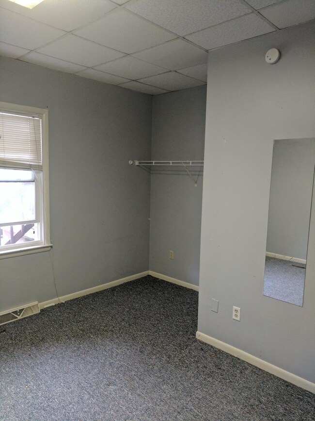 304 Maple St, Big Rapids, MI 49307 - photo 3