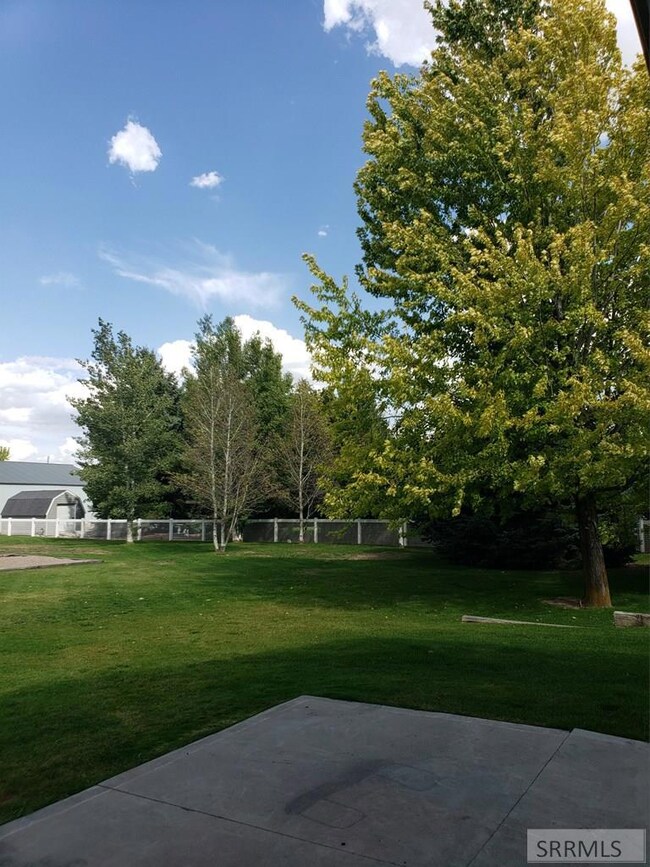 504 W 37 S, Blackfoot, ID 83221 - photo 5
