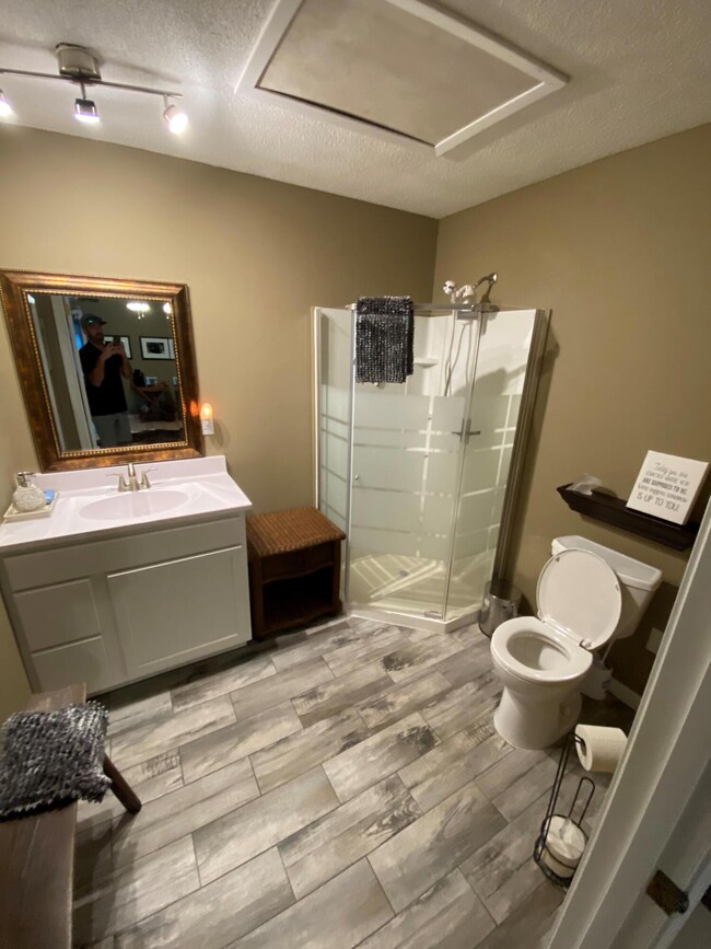 PP in-law quarter bathroom