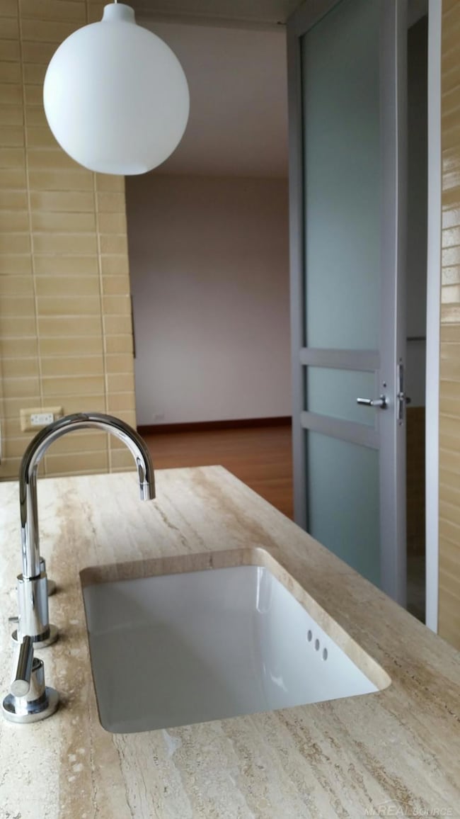 34977 Woodward Ave unit 450, Birmingham, MI 48009 - photo 6