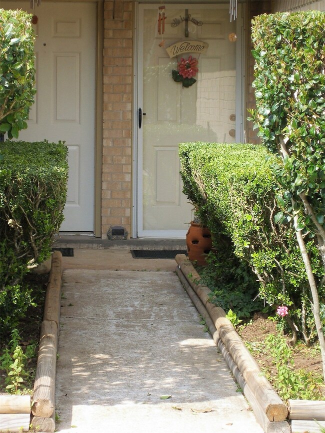 1103 Wilson Dr, Rosenberg, TX 77471 - photo 2