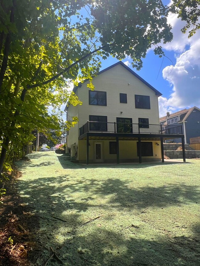 3 Crockett St, Rochester, NH 03867 - photo 2