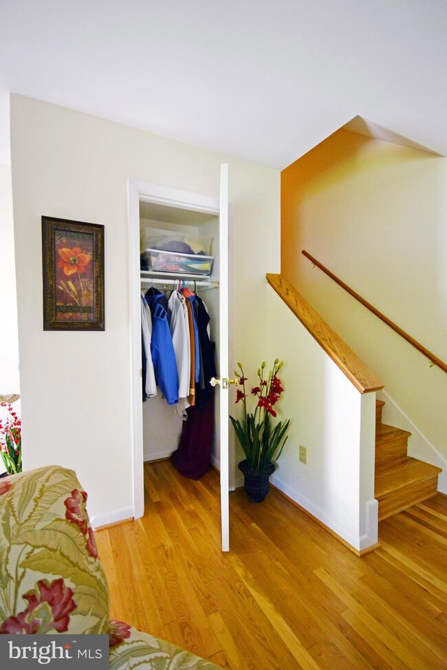 8823 Vernon View Dr, Alexandria, VA 22308 - photo 6