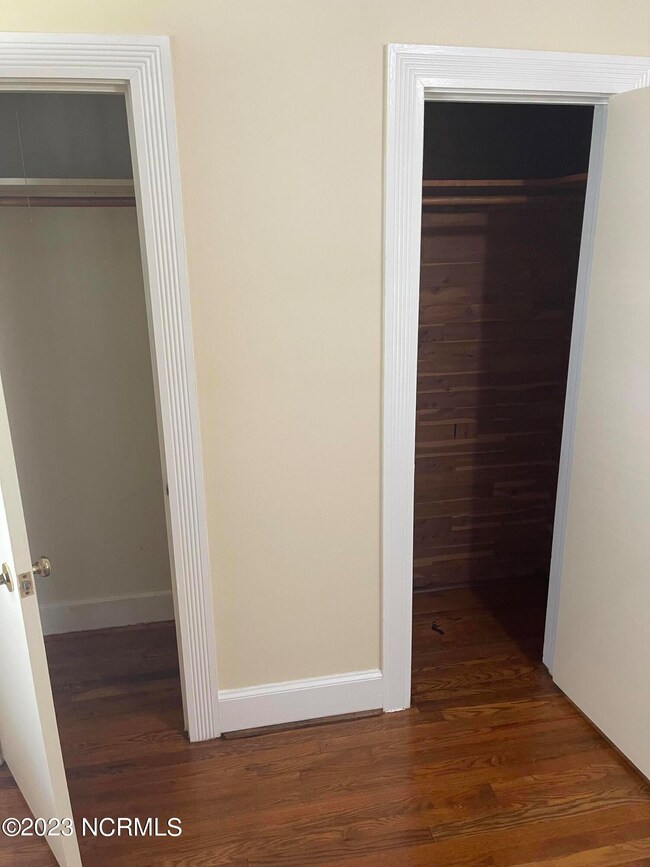 Double closet-bedroom