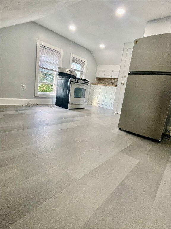 37 Flora St unit 3, Providence, RI 02904 - photo 2