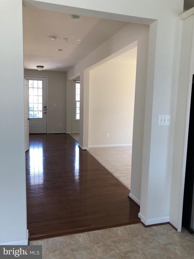 43674 Yulan St, California, MD 20619 - photo 5