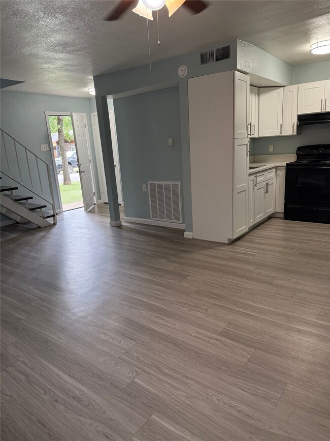 313 Rolston Rd unit 301-103, Irving, TX 75060 - photo 5