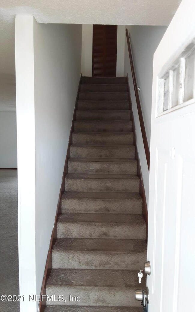 7690 Jana Ln S, Jacksonville, FL 32210 - photo 3