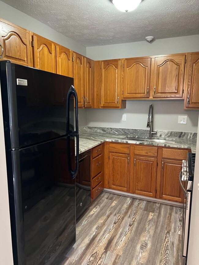 23 McElwain St unit 4, Merrimack, NH 03054 - photo 4