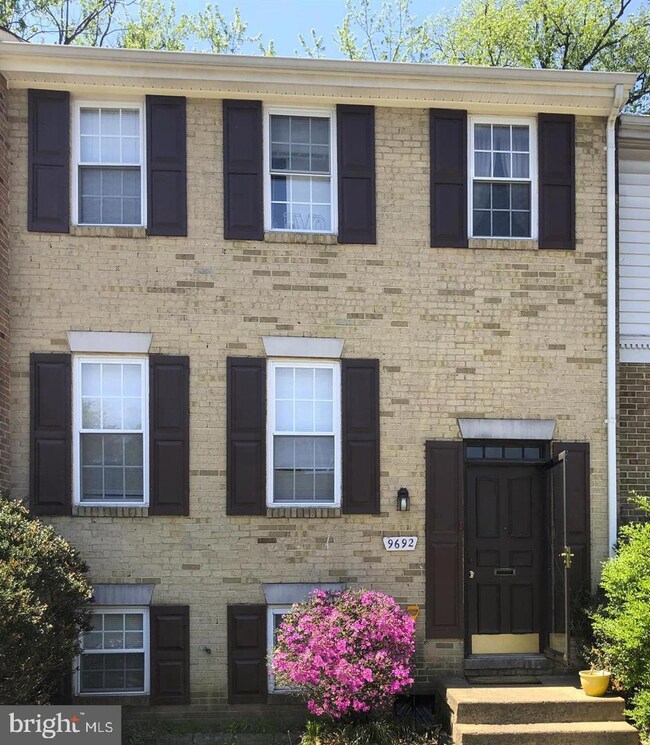 9692 Lindenbrook St, Fairfax, VA 22031 - photo 2