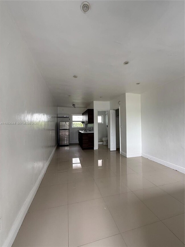 551 NE 61st St unit 2, Miami, FL 33137 - photo 2