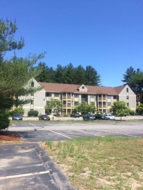 5 Bartemus Trail unit U303, Nashua, NH 03063 - photo 2