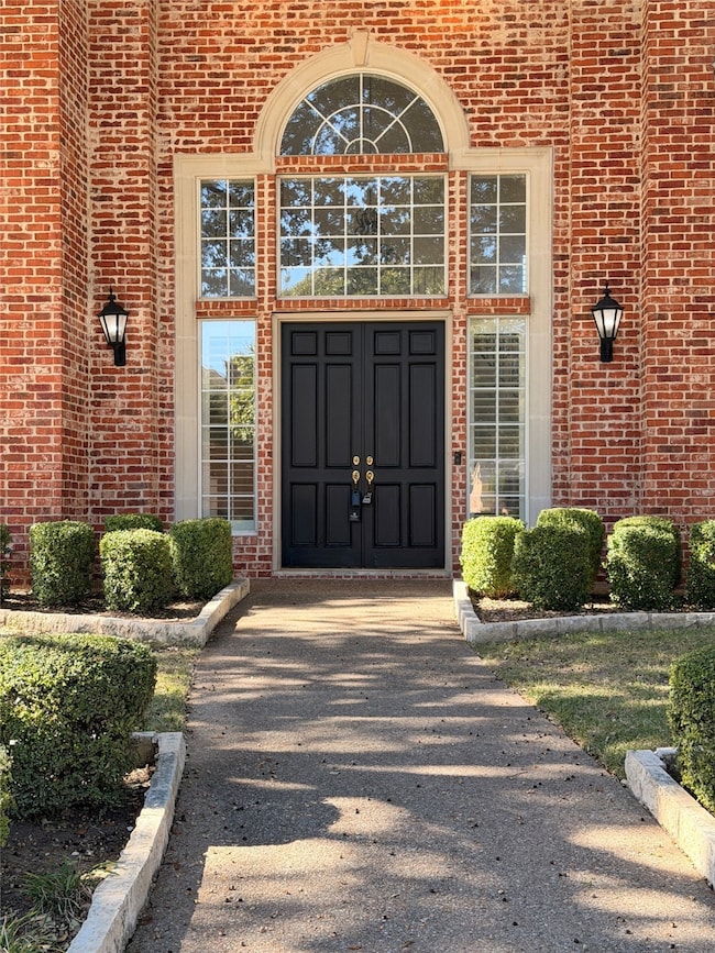 Welcome home to this amazing custom home 1 of only 2, 3 bed/2.5 baths in the much sought after custom Glen Heather Communnity! The last time a 3 bedroom was sold inGlen Heather was over 30 years ago!