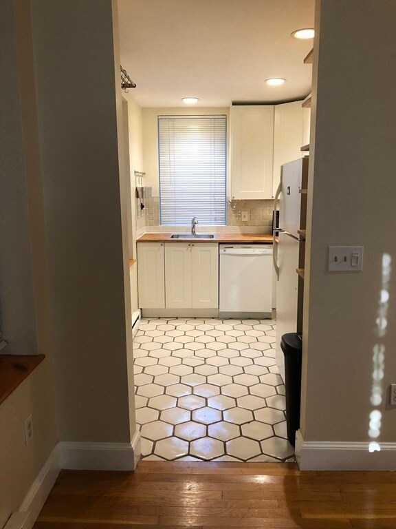 121 Salem St unit 3D, Boston, MA 02113 - photo 4