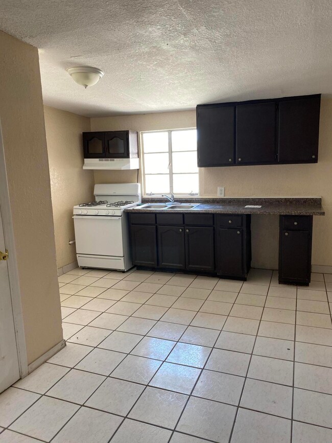 413 Gallagher St unit 2, El Paso, TX 79915 - photo 6