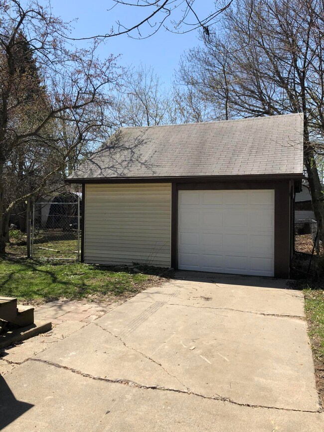 1+ Car Garage
