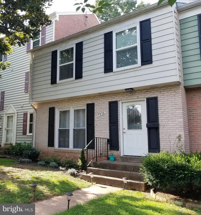 7374 Colton Ln, Manassas, VA 20109 - photo 2
