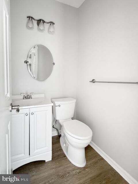 7255 Parsons Ct, Alexandria, VA 22306 - photo 4