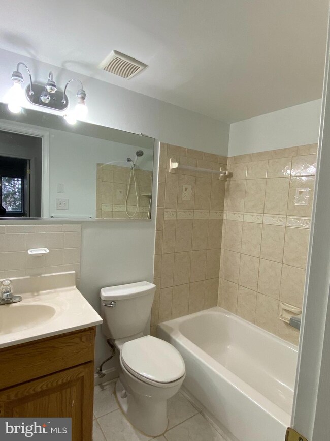 420 E Cornell Dr unit 6, Sterling, VA 20164 - photo 6