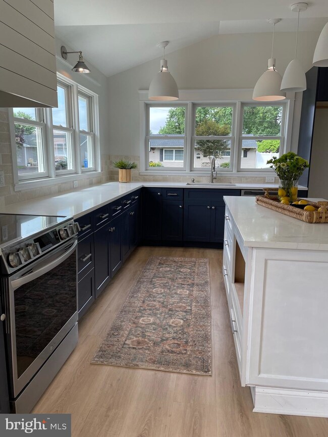 28 Gamewood Rd, Levittown, PA 19057 - photo 3