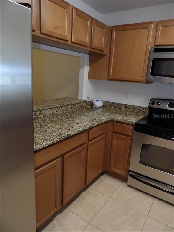 Plenty of counter space with pass through to dinin