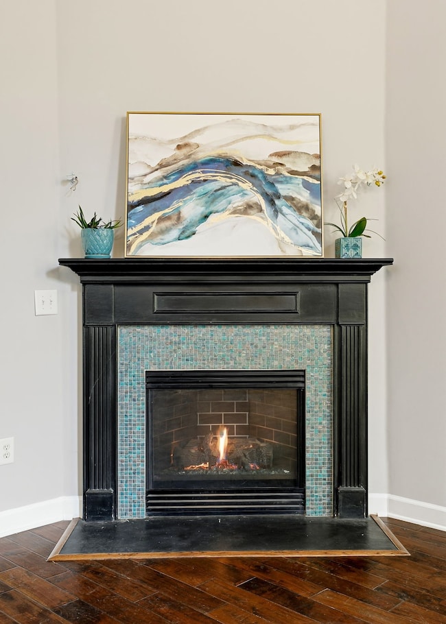 Living Room Fireplace with Gas Logs