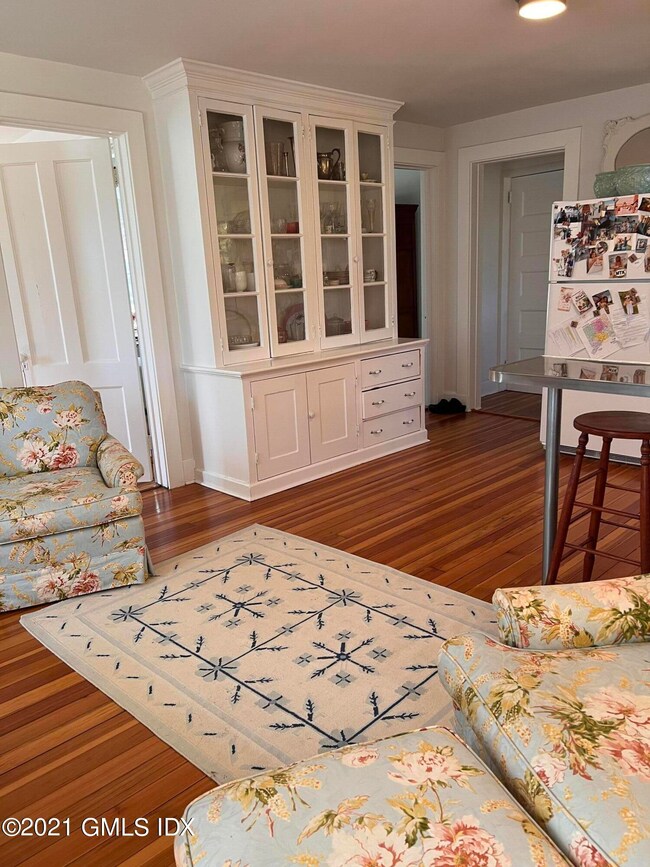 25 the Ridgeway unit B, Greenwich, CT 06831 - photo 5