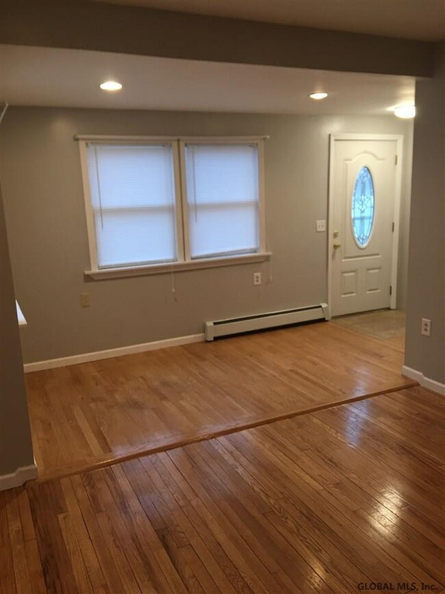 31 Lansing Rd N, Schenectady, NY 12304 - photo 4