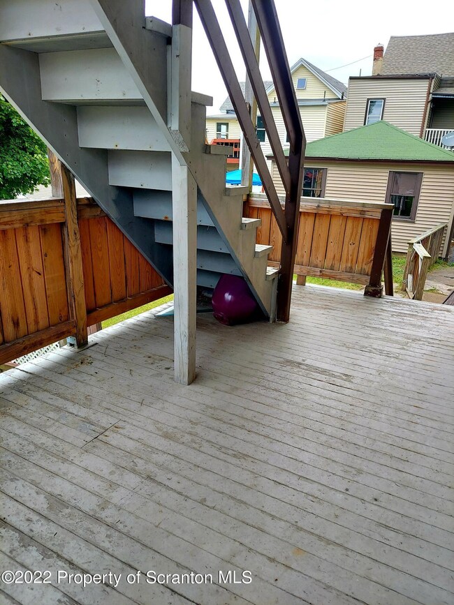 642 Alder St, Scranton, PA 18505 - photo 2