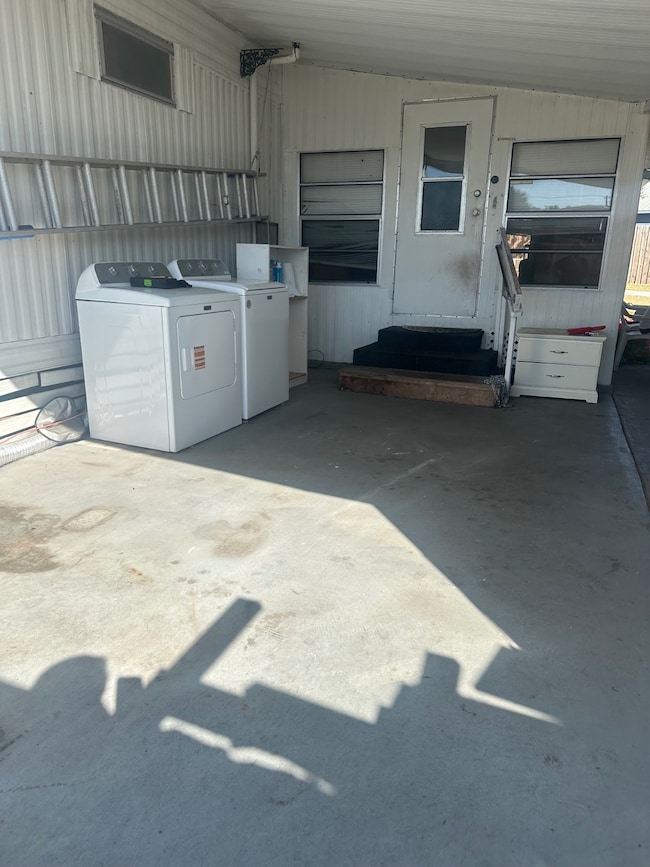 204 Third St, Valrico, FL 33594 - photo 4